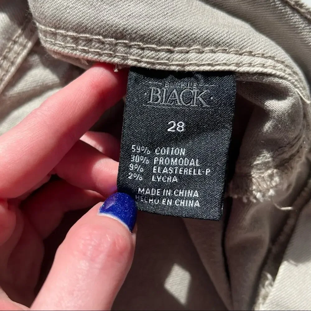 Buckle Black (Gray/Cream) Skinny Jean Size 28x27